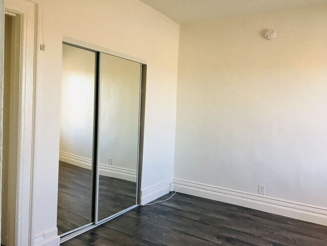 Photo - Catalina Court