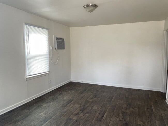 Photo - 1510 Sloan St