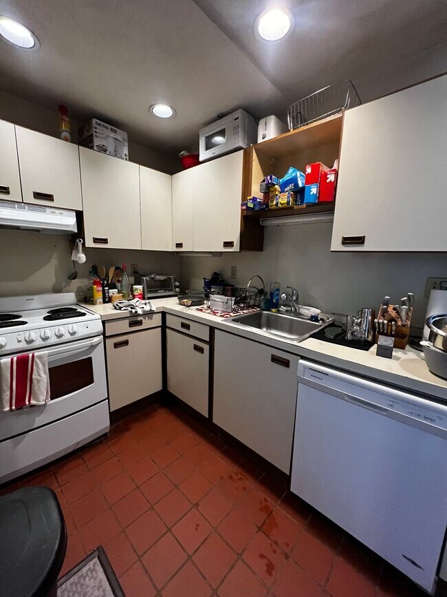 Photo - BU South Campus 2 Bed/2 Bath Condo + Office with Parking Included for September 1st!!!