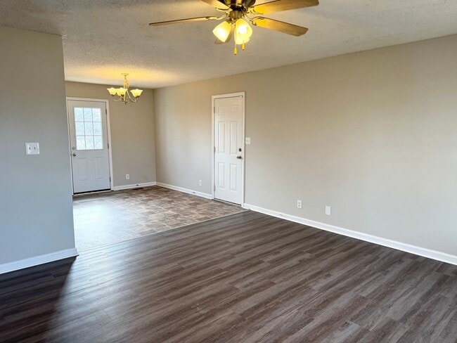 Photo - Beautiful Home close to Ft Campbell and Shopping!