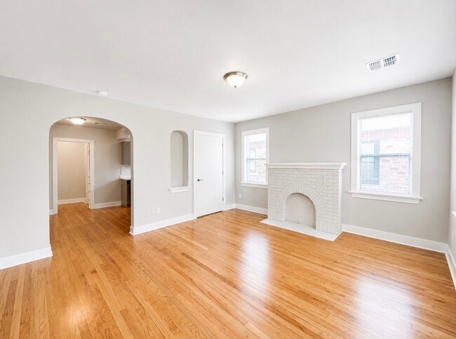 Photo - 831 & 835 East Drive