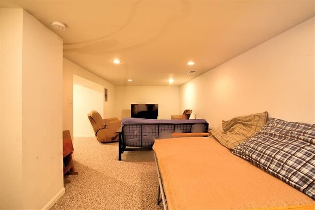 Photo - 429 Lakeshore Ave