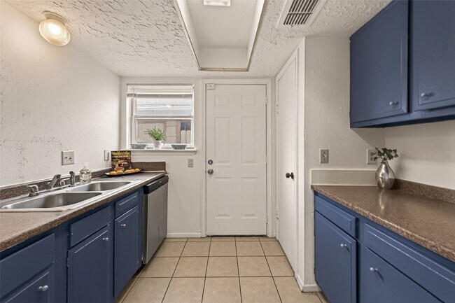 Photo - 6375 S Briar Bayou Dr