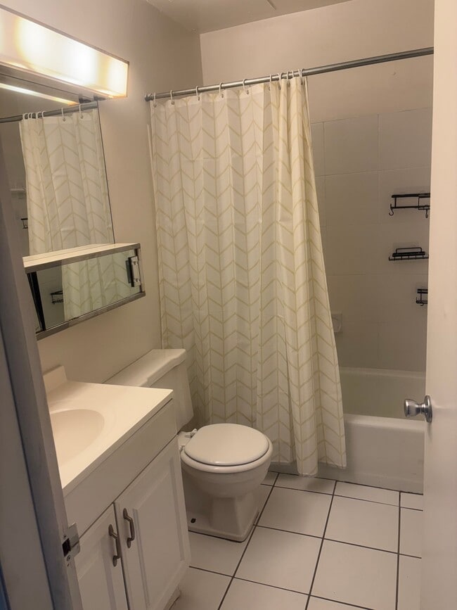 Photo - 2424 E Webster Pl Unit 210