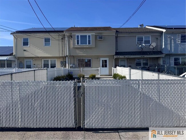 Photo - 33 Mercer St