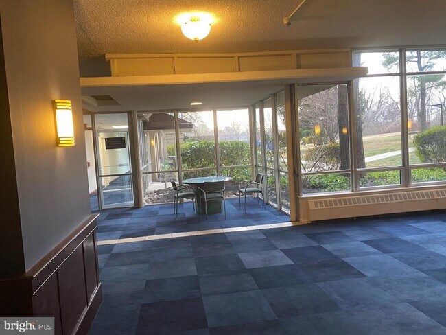 Photo - 1030 E Lancaster Ave Unit 111