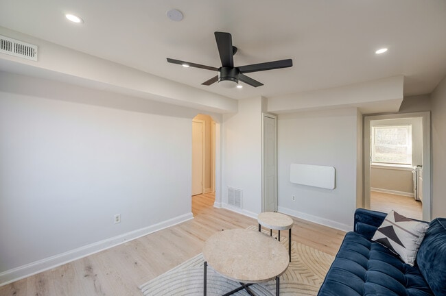 Photo - 5033 Hanna Pl SE Unit 1