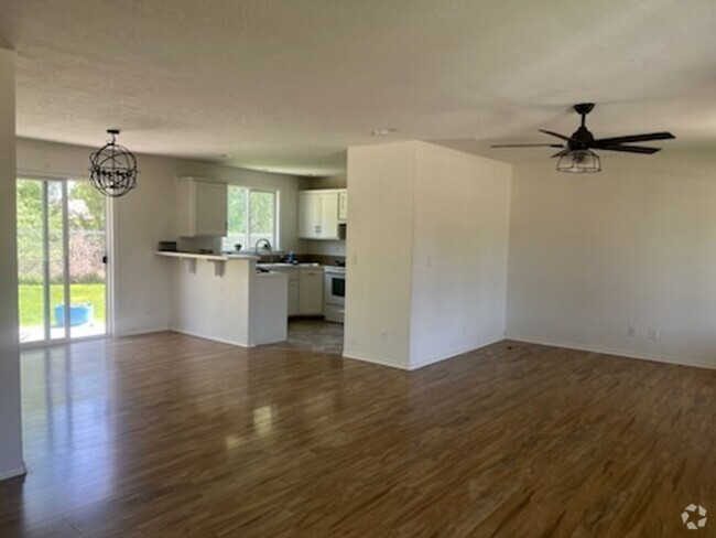 Building Photo - Spacious Home In Caldwell!