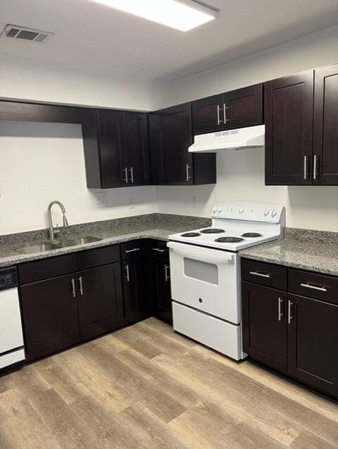 Building Photo - Courtland Terrace Rental