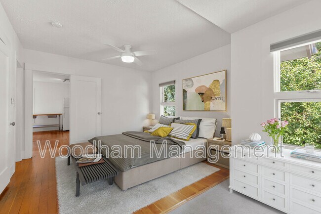 407 N Broadway Ave