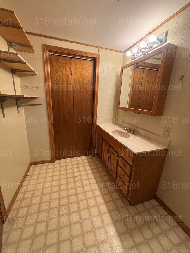 Photo - Two bed, Two Bath, fully fenced backyard rental available now!