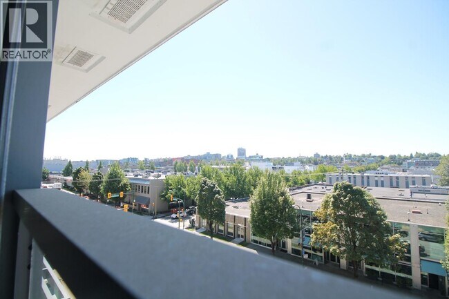 Photo - 1783 Manitoba St