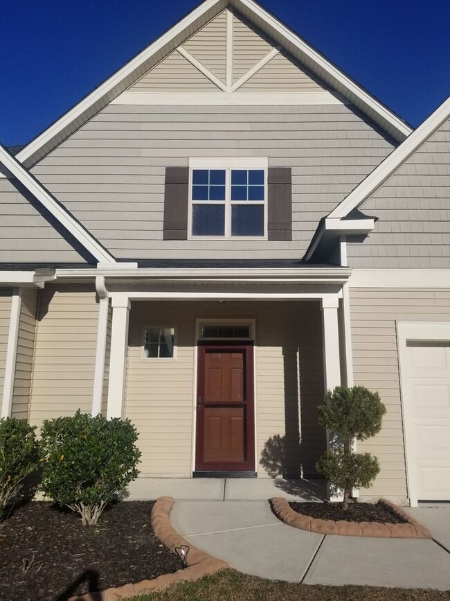 Photo - Large 4 Bedroom Home in Towne Pointe! Showings Coming Soon!!!