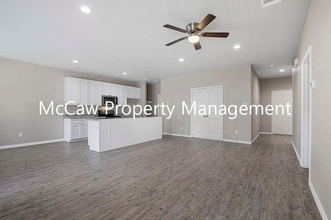 Photo - 8225 Richard St