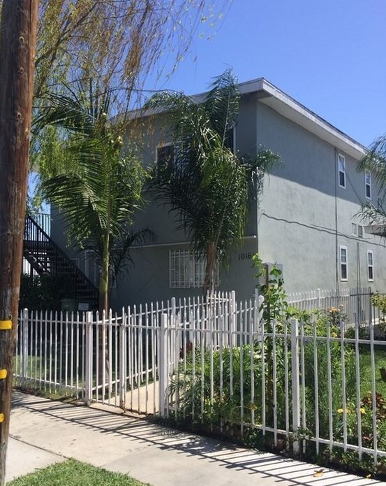 Building Photo - 1016 W 103rd St Rental