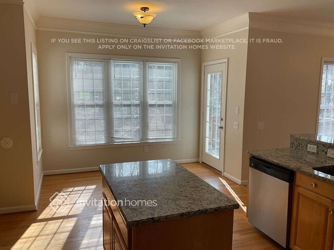 Photo - 406 Pembroke Ln