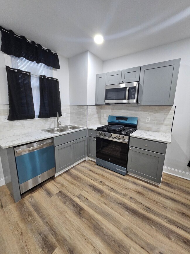 Photo - 3270 N Marston St