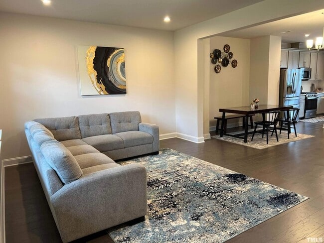 Photo - 822 Amley Pl