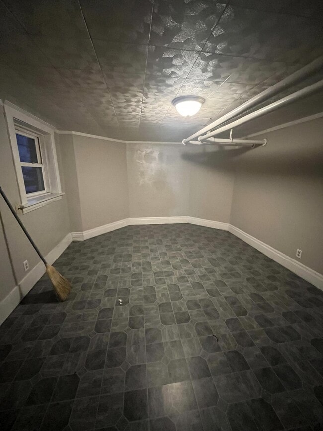 Building Photo - 4515 Magoun Ave Rental