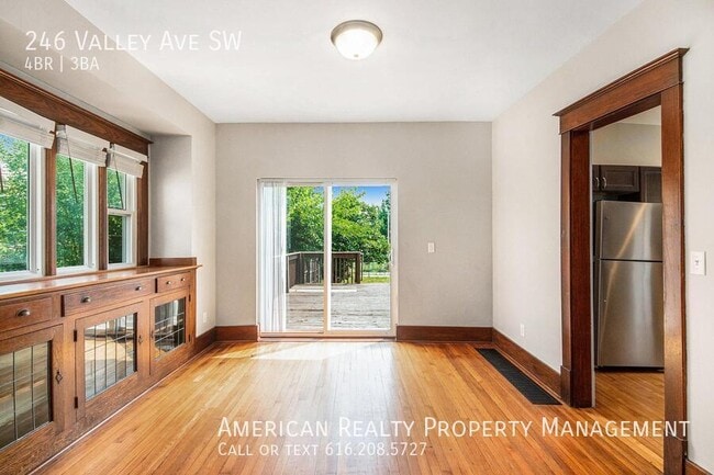 Photo - 246 Valley Ave SW
