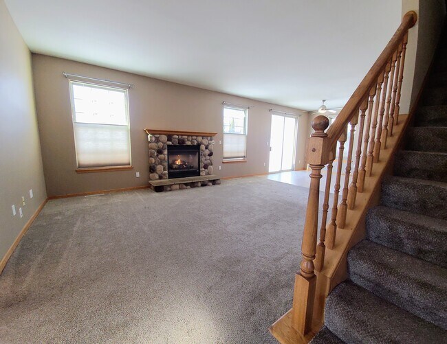 Photo - 1805 Deer Path