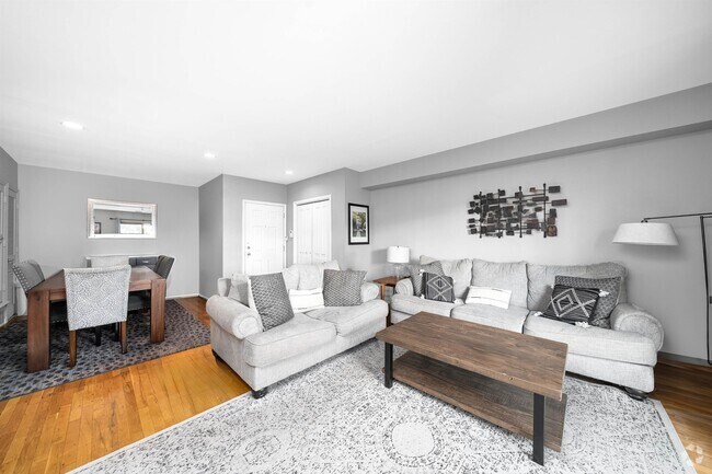 Building Photo - 536 Grand St Unit 403 Rental