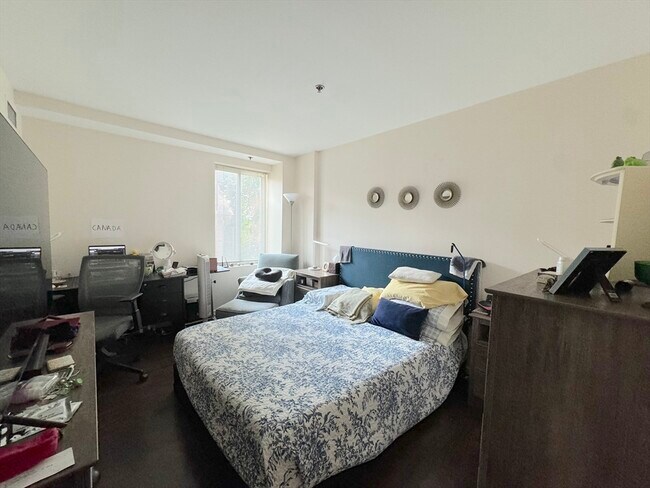 Photo - 950 Massachusetts Ave