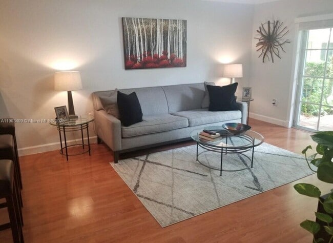 Building Photo - 150 NE 15th Ave Unit 137