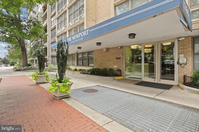Building Photo - 1260 21st St NW Unit 701 Rental
