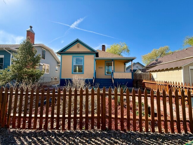 Photo - 909 Ouray Ave