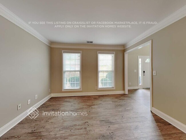 Photo - 6410 Woodlore Trail NW