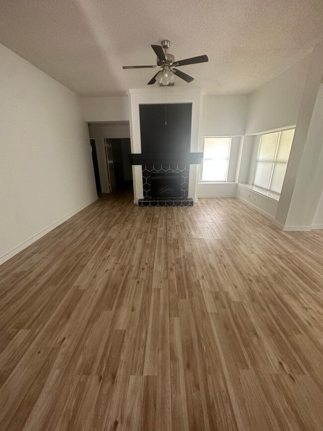 Photo - 7948 Corona Rdg