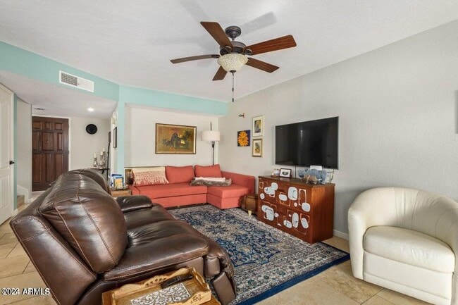 Photo - 2232 W Lindner Ave