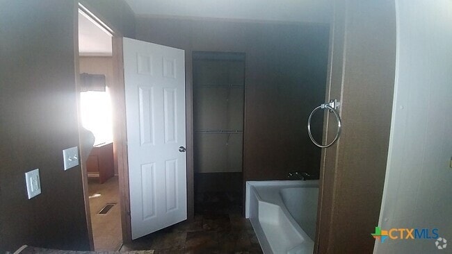 Building Photo - 3701 Aux Airport Rd Rental