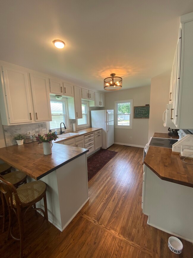 Photo - 115 9th St NE
