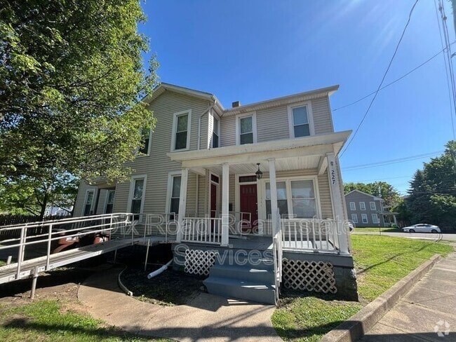 Building Photo - 227 S Broad St Rental