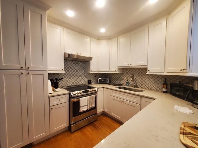 Photo - 1156 Hope St Unit 1