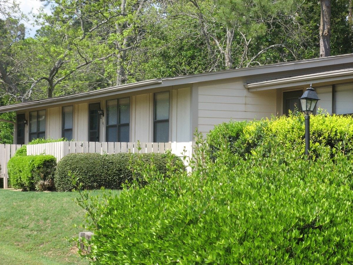 Peachtree Apartments - Peachtree Apartments