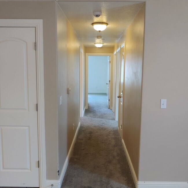 Photo - Nice main floor 3 BR 2 BTH Condo in awesome PG location Unit 38