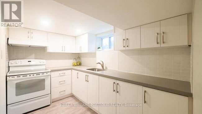 Photo - 128 Lambton Ave