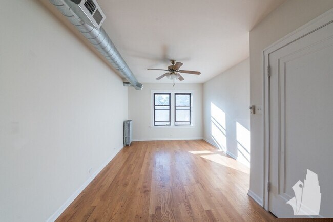 Photo - 1251 W Henderson St Unit #  01