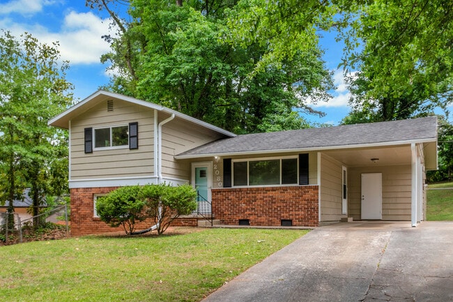 Photo - 2080 Dundee Dr SE