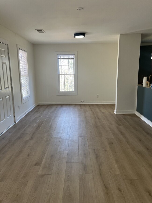 Building Photo - SECTION 8 WELCOME - "Charming and Spacious... Unit A