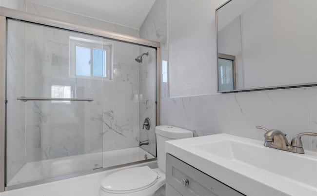 Photo - 211 Julian St