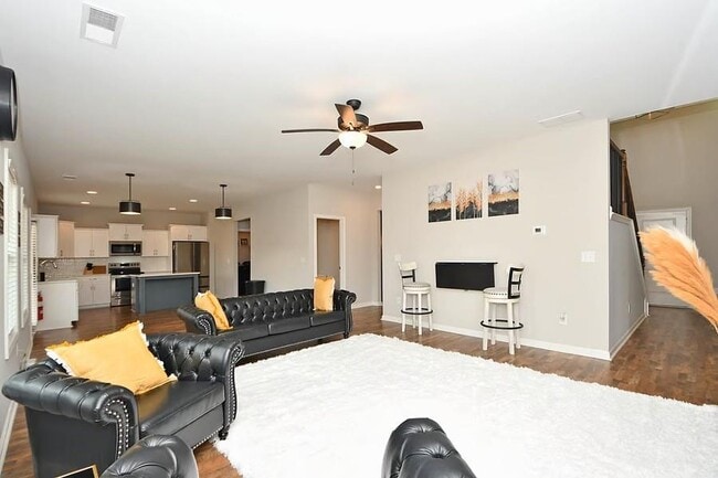 Photo - 208 Arrowwood Dr