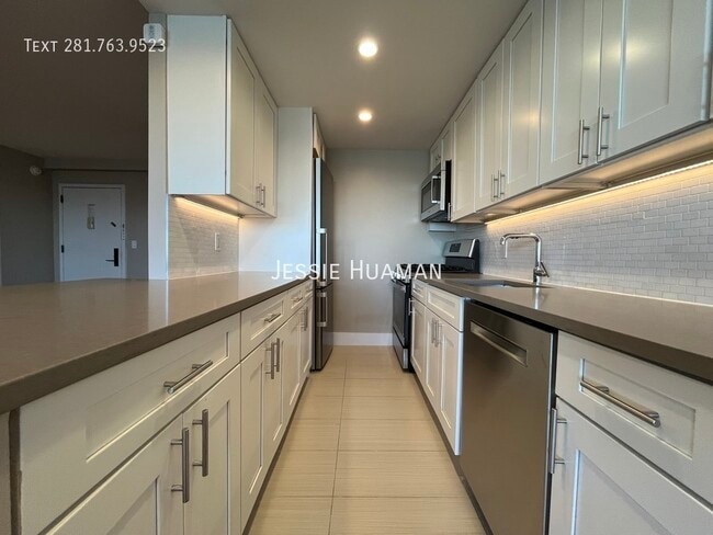 Photo - 80 N Moore St Unit 30HI