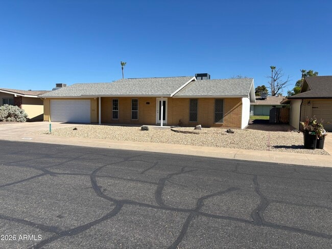 Building Photo - 10024 W Denham Dr
