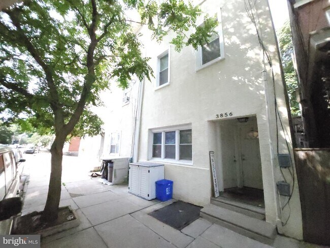 Photo - 3856 Terrace St