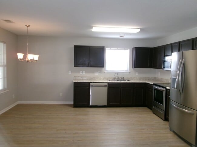 Photo - 212 McKendree Ln