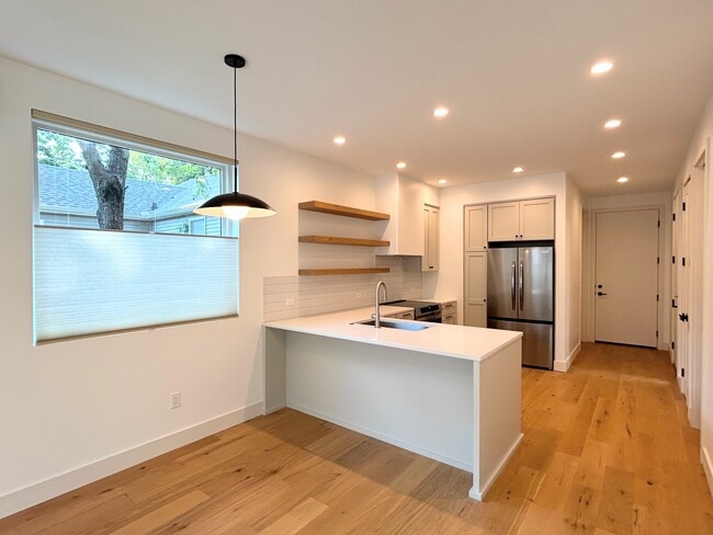 Photo - 1003 E Washington St Unidad B